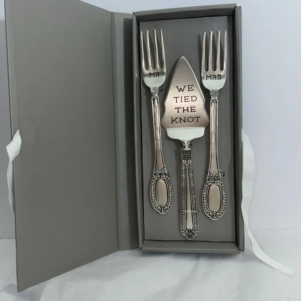 Mud Pie Silver Cake Server Set Mr & Mrs We Tied The Knot New in Box